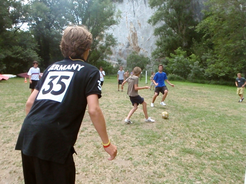 Village Camps International Summer Camp Ard&egrave;che, France 2019-07-26 https://www.villagecamps.com/journals_admin/images/77-23-Football 7.jpg